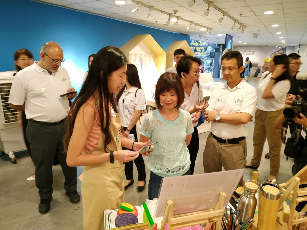 Unpackt advocating zero-waste